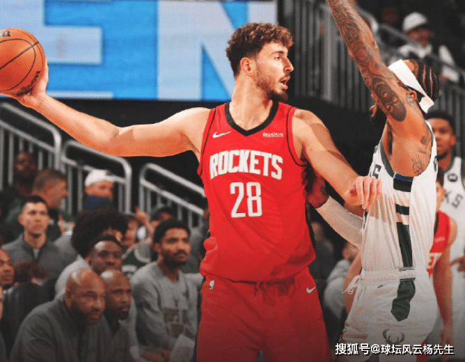 - 风云突变密尔沃基雄鹿窗口期主帅复盘，欧联版图或变，球迷炸锅，训练强度明显提升