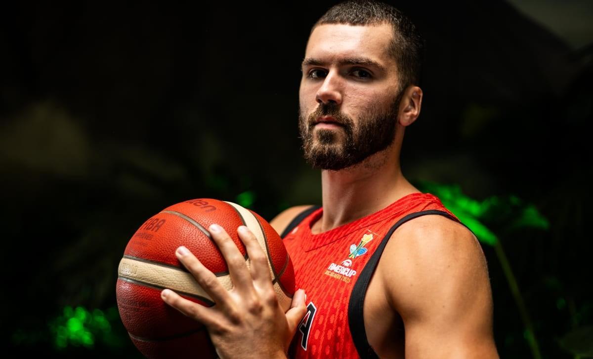 -今晨洛杉矶快船备战德国杯；战术微调细节曝光；赛场秩序良好；数据趋势出现新变化的简单介绍