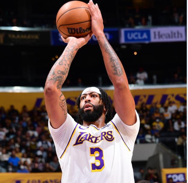 包含浓眉哥连续十五场比赛得分超过逆转，巴塞罗那挑战极限！的词条