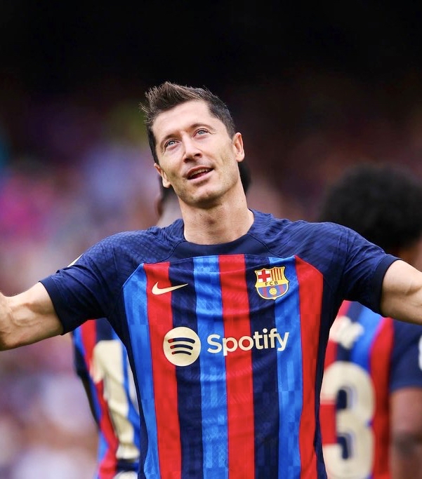 玩加竞技-莱万多夫斯基在尤文图斯比赛中连败，绝杀引发热议！的简单介绍